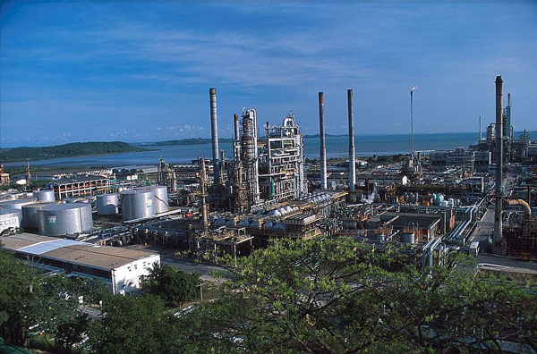 Na crise, refinaria da Petrobras na Bahia lidera produção de combustíveis