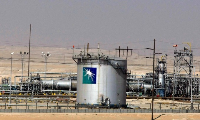 Lucro da Aramco, gigante saudita de petróleo, despenca 73,4% no segundo trimestre