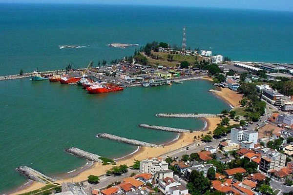 Petrobras amplia atividades no porto de Macaé 