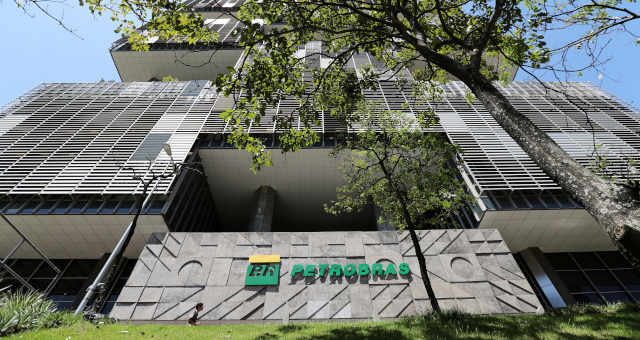 Petrobras perde participação no setor de óleo e gás para concorrentes estrangeiras