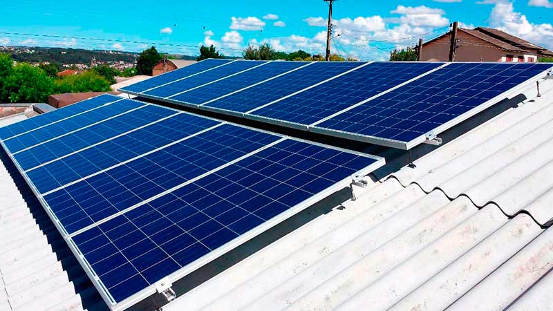 Brasil atinge marco histórico de 1 milhão de usinas solares em telhados de casas, empresas, indústrias e terrenos