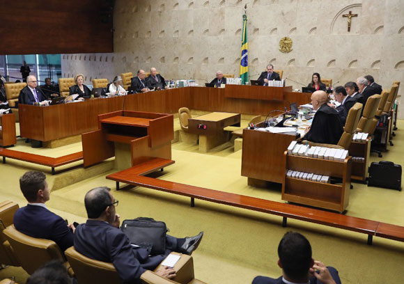 Rio quer formar comitê de estados produtores contra revisão de royalties no Supremo