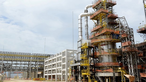 Petrobras estuda mais que quadruplicar produção de lubrificantes